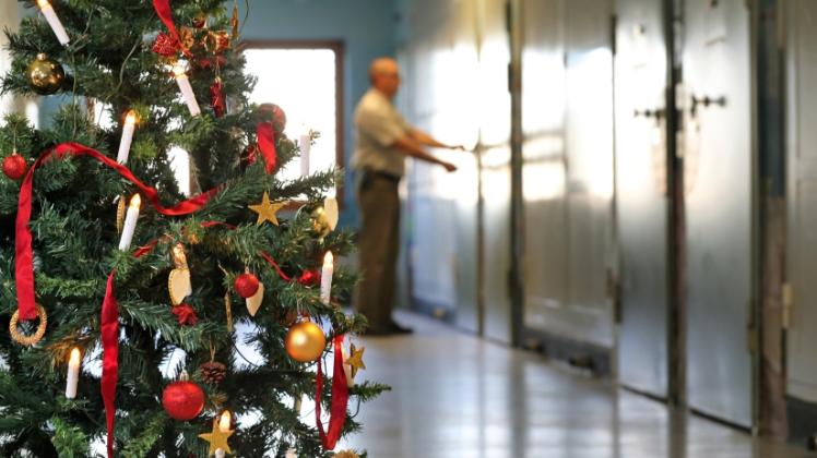 In den fünf Gefängnissen des Landes ist die Weihnachtszeit eine schwere Zeit. 