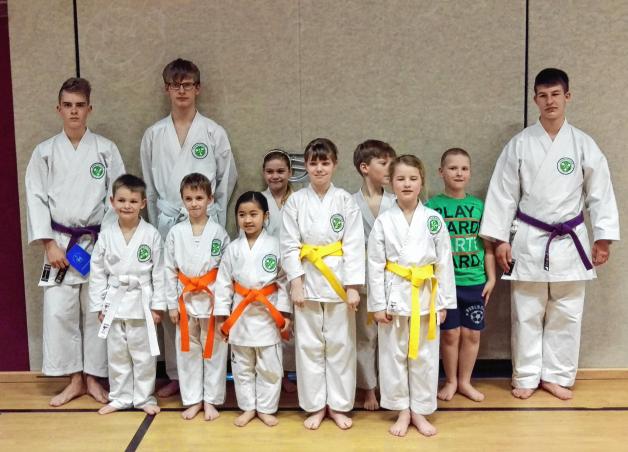 Anfang des Jahres legten zahlreiche Nachwuchs-Karateka des Dojos Masamune ihre Gürtelprüfung ab. Anfang des Jahres legten zahlreiche Nachwuchs-Karateka des Dojos Masamune ihre Gürtelprüfung ab.