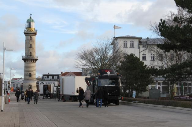 An der Promenade werden die letzten Markt-Bauten für das Turmleuchten demontiert. Fotos: mapp An der Promenade werden die letzten Markt-Bauten für das Turmleuchten demontiert. Fotos: mapp