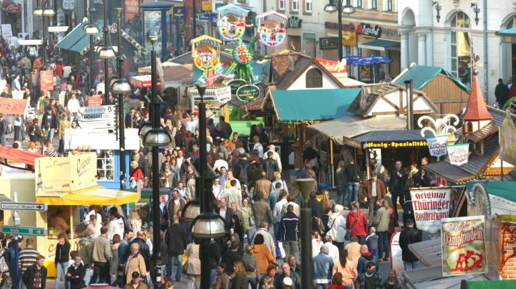 Der Ostermarkt eröffnet in diesem Jahr am 7. April die Saison der Rostocker Spezialmärkte in der Innenstadt. Der Ostermarkt eröffnet in diesem Jahr am 7. April die Saison der Rostocker Spezialmärkte in der Innenstadt.