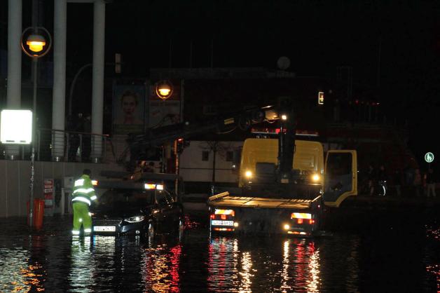 Die Sturmflut in der Hansestadt Rostock.