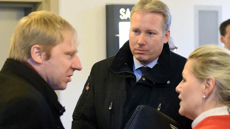 Am Montag im Gericht: Anwalt Björn Clemens (l.) und AfD-Vorsitzender Jörg Nobis.