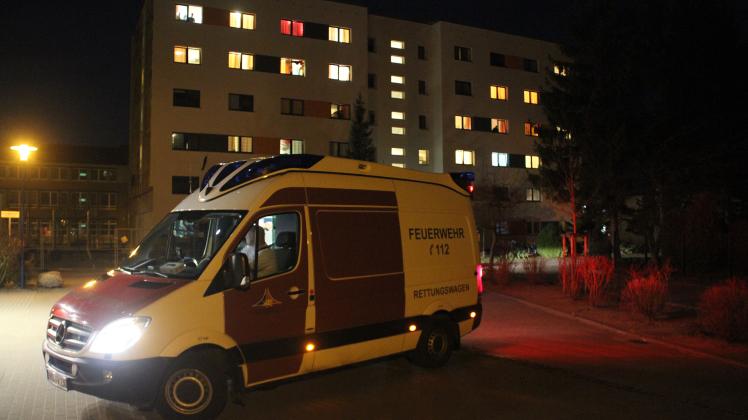 Schüler stürzt aus 2. Stock von Christopherusschule-Internat und wird schwer verletzt - Hintergründe noch unklar - Kripo ermittelt Ursache des Sturzes Schüler stürzt aus 2. Stock von Christopherusschule-Internat und wird schwer verletzt - Hintergründe noch unklar - Kripo ermittelt Ursache des Sturzes