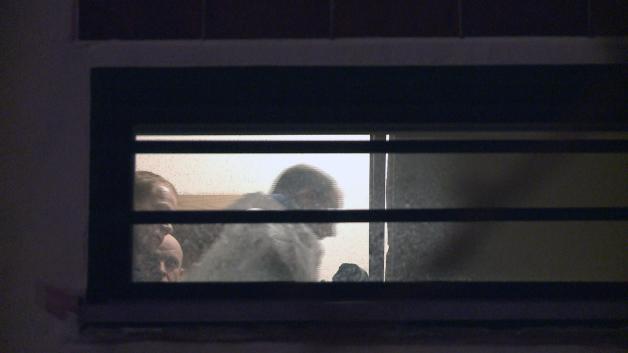 Heiße Spur im Fall der verschleppten Maria:
21-jähriges Opfer nennt bei Vernehmung den Namen eines Mannes – Polizei durchsucht die Räumlichkeiten – Täter bislang nicht festgenommen
Wohnung liegt in unmittelbarer Nähe zum Tatort und der Stelle, w Heiße Spur im Fall der verschleppten Maria:
21-jähriges Opfer nennt bei Vernehmung den Namen eines Mannes – Polizei durchsucht die Räumlichkeiten – Täter bislang nicht festgenommen
Wohnung liegt in unmittelbarer Nähe zum Tatort und der Stelle, w