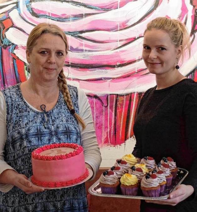 Das „Törtcheneck Schwesterherz“ ist ein beliebter Anlaufpunkt für Cupcakes und Torten. Während Mutter Sylvia Möller im Café aushilft, backt Tochter Maike Klee die Leckereien für jeden Anlass. 