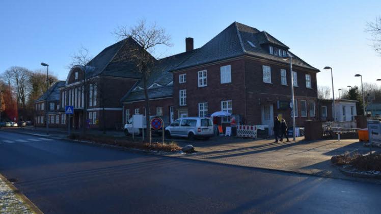 Bereits im Oktober verfügte die Stadt einen Baustopp am Bahnhof. 
