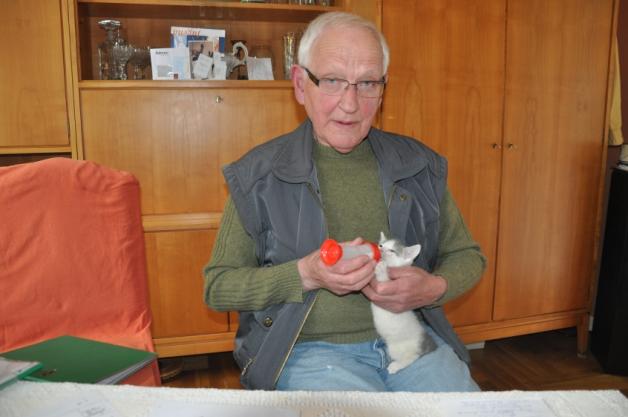Ulrich Krause und der Bützower Tierschutz beherbergen derzeit etwa 70 Katzen. Einige davon wurden erst kürzlich aufgefunden. Ulrich Krause und der Bützower Tierschutz beherbergen derzeit etwa 70 Katzen. Einige davon wurden erst kürzlich aufgefunden.