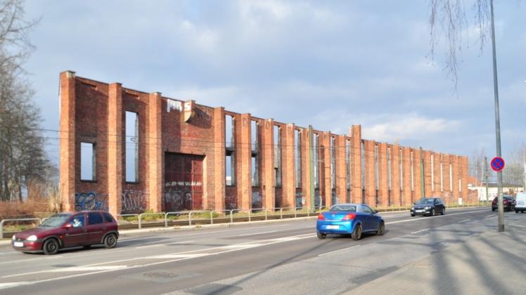 Die Heinkel-Mauer an der Lübecker Straße. Die Heinkel-Mauer an der Lübecker Straße.
