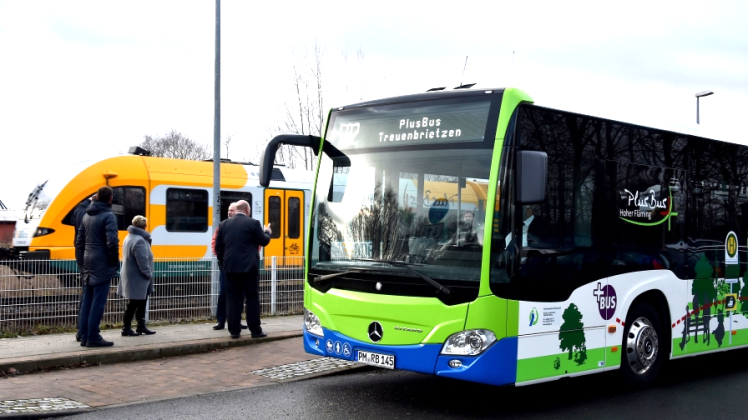 Brandenburgs Grüne wollen das landesweite Busnetz ausbauen und mit den Bahnverbindungen eng verzahnen.  