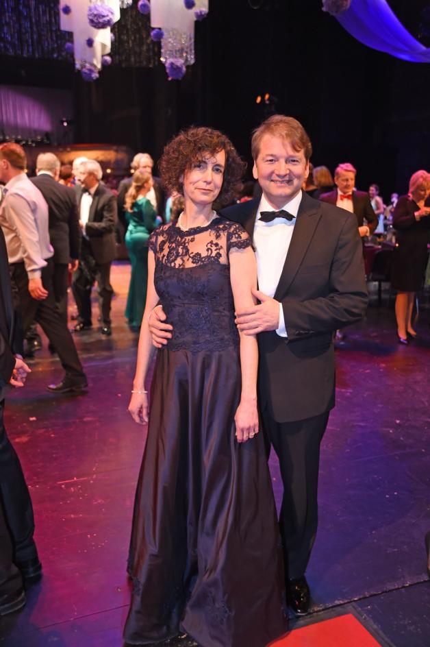Der Intendant des Mecklenburgischen Staatstheaters Lars Tietja mit Ehefrau Gunde