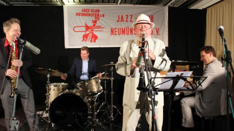 Die Jazzfans waren begeistert von „Hot Reeds &amp; Rhythm“ (von links): Ralf Böcker, Nils Conrad, Günther Liebetruth und Gregor Kilian. 