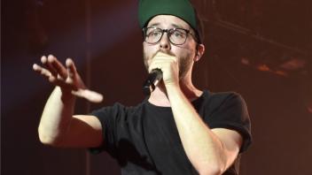 Volle Action: Mark Forster live auf dem Tollwood-Festival im Münchner Olympiapark. 