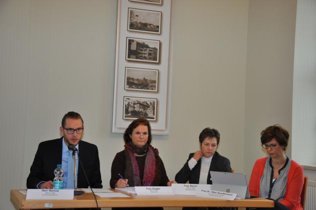 Während der öffentlichen Erörterung der Einwände: die Seite des Staatlichen Amtes für Landwirtschaft und Umwelt Westmecklenburg (Stalu). 