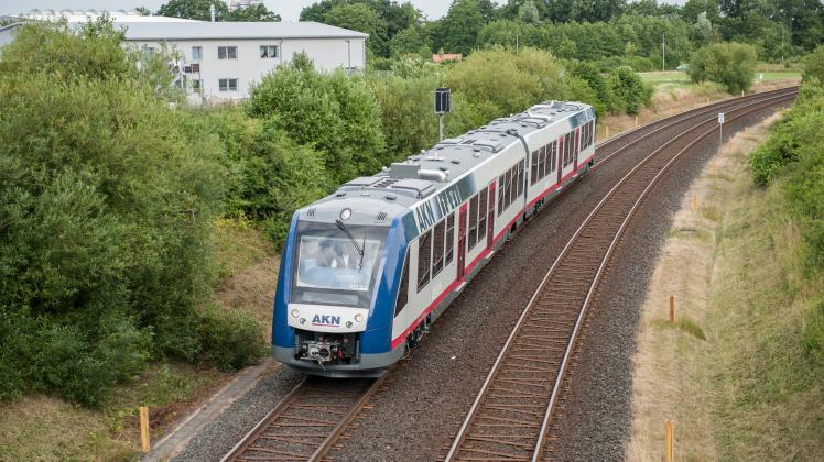 Die S-Bahn-Linie 21 soll in Zukunft die AKN auf der Strecke Eidelstedt bis Kaltenkirchen ablösen.