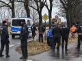Auch gestern sicherten Beamte und Kriminaltechniker am Tatort bei Oegeln noch Spuren.  