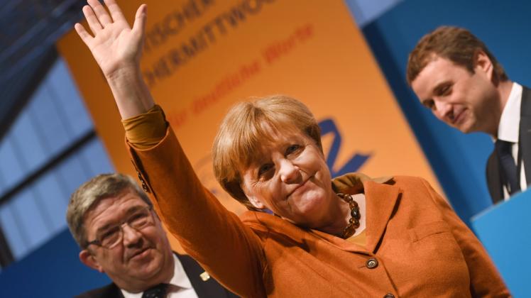 Analyse statt Tätäräää: Bundeskanzlerin Angela Merkel versuchte in Demmin erst gar nicht, witzig zu sein.  