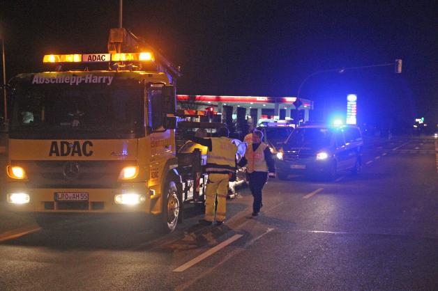  Auf falsche Ampel geschaut: Autos stoßen nach Rotfahrt in Rostock zusammen - zwei Verletzte