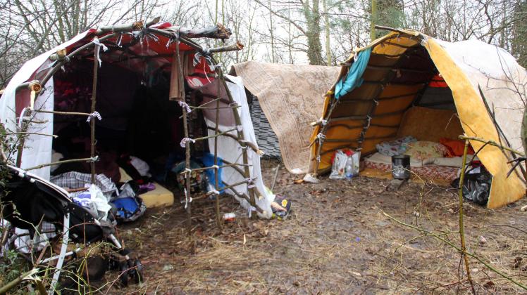 Dieses illegale Zeltlager wurde heute morgen ausgehoben. 