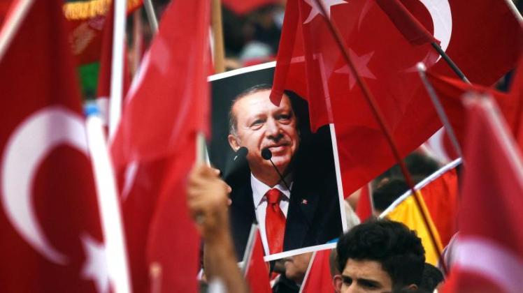 Österreichs Bundeskanzler Christian Kern fordert ein EU-weites Verbot von Wahlkampfauftritten türkischer Politiker. /Archiv