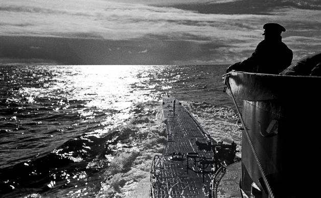 Die Ausfahrt eines deutschen U-Bootes: Das Foto stammt von Lothar-Günther Buchheim, der an Bord der U96 dabei war und später „Das Boot“ verfasste. 
