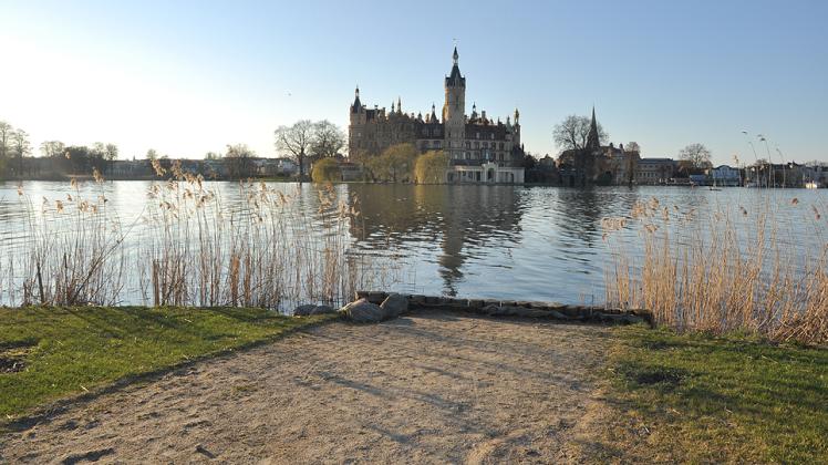 Der Baustopp für den geplanten Schlossbuchtanleger wurde gerade wieder bestätigt. Der Baustopp für den geplanten Schlossbuchtanleger wurde gerade wieder bestätigt.