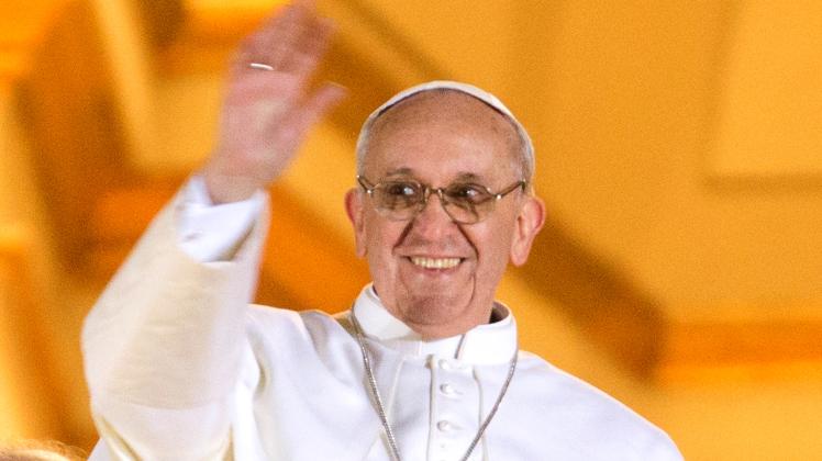 Papst Franziskus bei seinem ersten öffentlichen Auftritt als neues katholisches Oberhaupt im März 2013. 