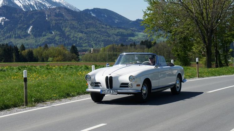 Ausfahrt in Oberbayern: Tempo 60 fühlt sich im BMW 503er an wie 120.  