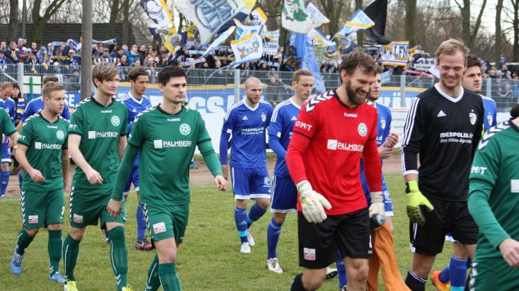 Höhepunkte in der noch jungen Regionalliga-Geschichte des FC Schönberg sind die Duelle gegen Carl-Zeiss Jena gewesen. Ob es eine dritte Regionalliga-Saison in Schönberg geben wird, ist noch offen. 