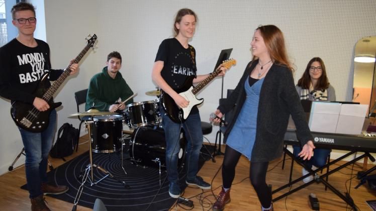 Jugendliche Frische, handwerkliches Können, professionelles Auftreten: Die Pop- und Jazzband „Yellow Soggs“ hat in Schwerin schon einen sehr guten Ruf. 