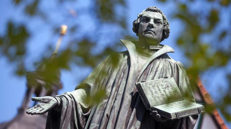 Eine Statue des Reformators Martin Luther