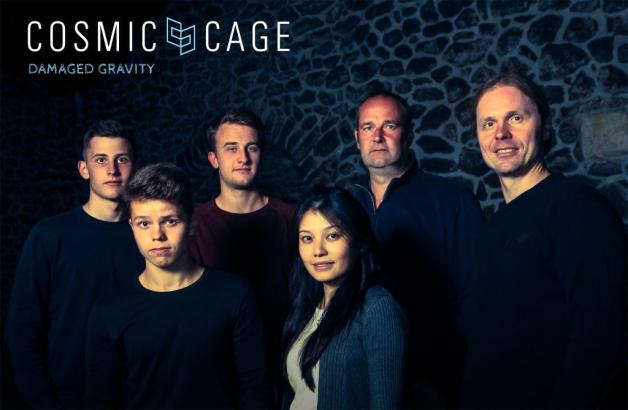 Die Band „Cosmic Cage“ präsentiert am Sonnabend ihr Debütalbum „Damaged Gravity“. Die Band „Cosmic Cage“ präsentiert am Sonnabend ihr Debütalbum „Damaged Gravity“.