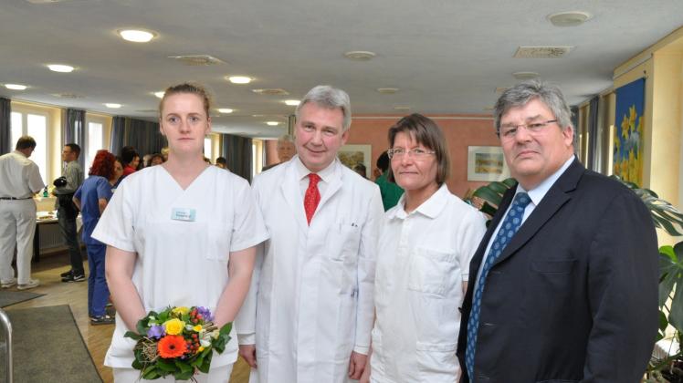 Teil des Klinik-Teams: Stationsleiterin Yvonne Zahn, Leiter Dr. Torsten Hirche, Ärztin Dr. Anja Pekrul und Geschäftsführer Dr. Hans-Heinrich Uhlmann (v.l.).  