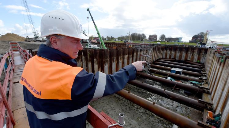 Thomas Fischer vom Wasser- und Schifffahrtsamt Brunsbüttel auf der Baustelle der neuen Schleuse am Nord-Ostsee-Kanal in Brunsbüttel.