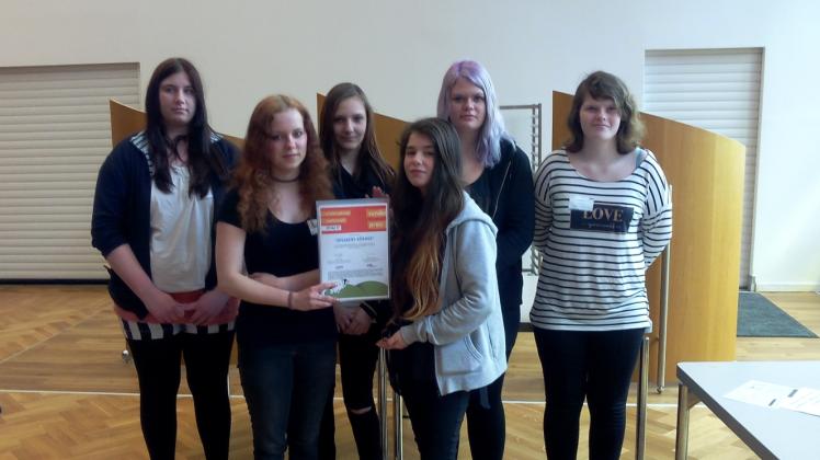 Die Redaktion der Schülerzeitung der Theodor-Körner-Schule Picher wurde von der Jury des landesweiten Schülerzeitungs-Wettbewerbs in Rostock mit dem Sonderpreis „Newcomer“ ausgezeichnet. Fotos: Privat 