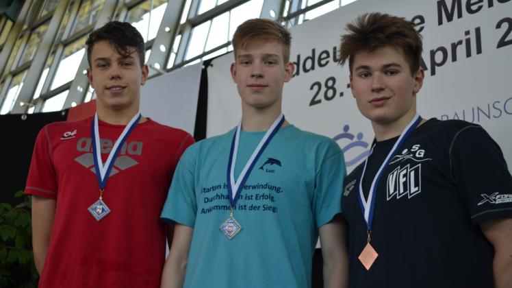 SCDW-Schwimmer LuckNadolny räumte bei den Norddeutschen Meisterschaften mit drei Goldmedaillen kräftig ab. SCDW-Schwimmer LuckNadolny räumte bei den Norddeutschen Meisterschaften mit drei Goldmedaillen kräftig ab.