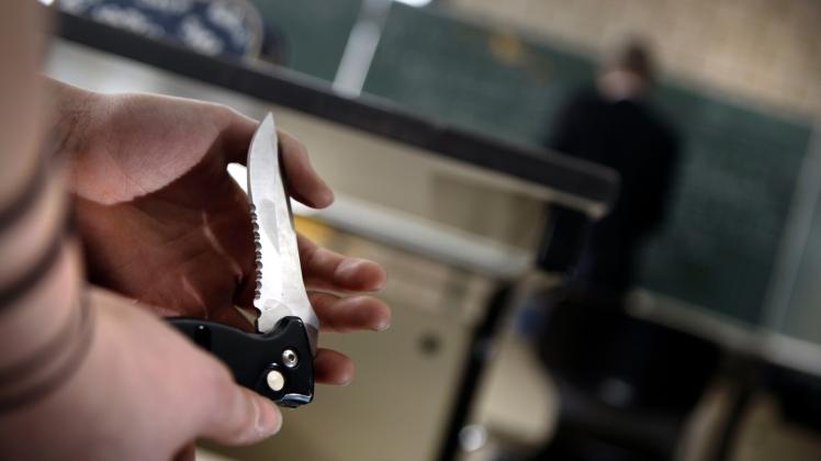 Nach Schätzungen einer Studie werden bundesweit 45  000 Lehrer bedroht und beleidigt.  