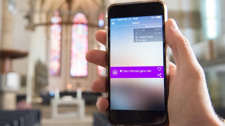 Mit digitalen Angeboten wollen die Kirchen auch junge Menschen erreichen.  