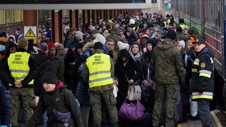 In Polen sind schon viele angekommen: Geflüchtete aus der Ukraine (wie hier im polnischen Przemysl) werden auch in Herzlake erwartet. 