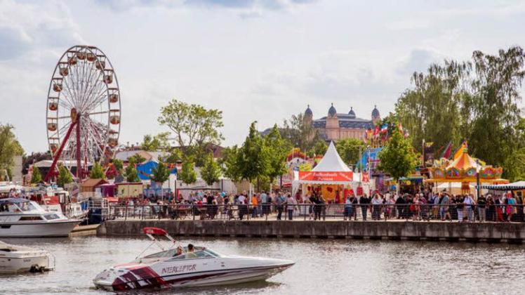 Imposantes Bild aus dem Vorjahr: Von heute bis Sonntag wird am Hafen am Beutel den Besuchern wieder eine Menge geboten.  