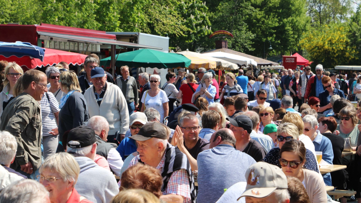 Bauernmarkt lockt Tausende nach Viöl | SHZ