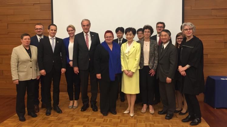 Die Teilnehmer des Internationalen Symposiums in Tokio, an dem auch die Stadt Grabow mit Bürgermeister Stefan Sternberg teilnahm.