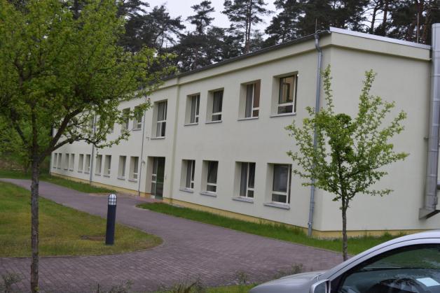 Das zur Feuerwehrausbildung genutzte Gebäude auf dem Gelände des Gewerbe- und Technikzentrums in Warin-Waldeck wird noch bis Jahresende aufwändig saniert.  Fotos: Roland Güttler 