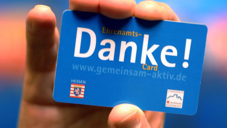 Hessen vergibt schon seit 2006 Ehrenamtskarten an freiwillig engagierte Bürger und würdigt damit deren Wirken. In MV gibt es so etwas bislang nicht.