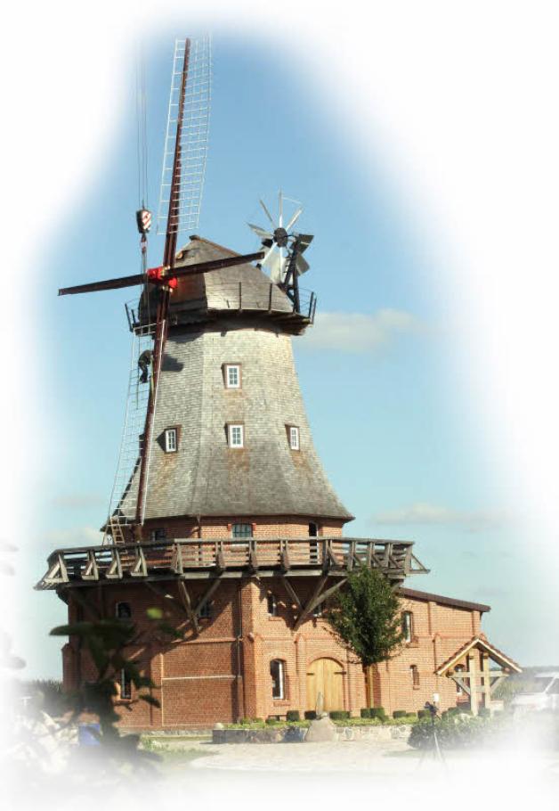 Die HolländerWindmühle: Sie wird regional auch Kappenwindmühle genannt und ist die modernste Entwicklung der klassischen Windmühle. Diese Mühle ist typisch für Norddeutschland.  Holländerwindmühlen zeichnen sich durch einen  drehbaren Kopf aus  – so kann sich die Mühle stets in den Wind drehen. Während diese Mühlen im Rest von Europa vorwiegend als Getreidemühlen eingesetzt wurden, dienten sie in den Niederlanden vor allem als Windpumpen zur Entwässerung der Polder.