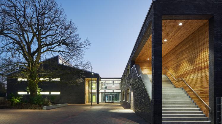 Die neuen Werkstattgebäude der Beruflichen Schule wurden von „ppp Architekten und Stadtplaner“ aus Lübeck entworfen.   