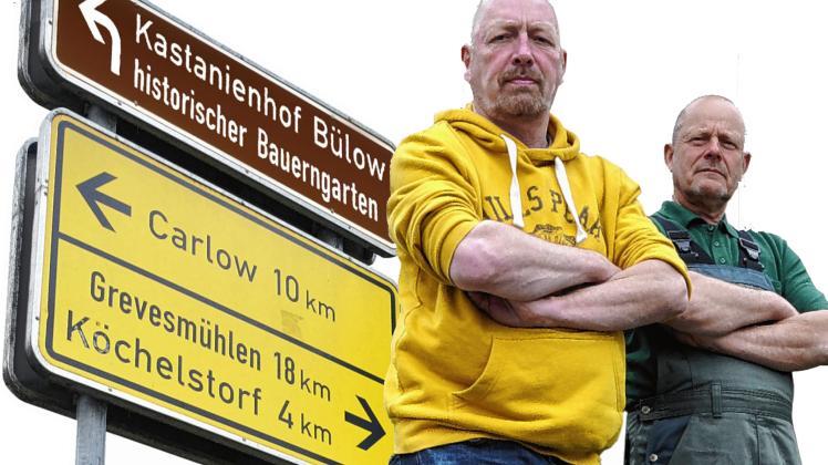 Seit mehr als einem Jahr warten Dirk Endrulat (l.) und Hajo Kahl auf die touristische Ausschilderung des Kastanienhofs Bülow.