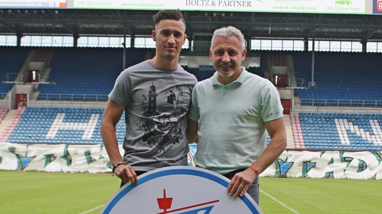 Mounir Bouziane (links) geht künftig für Hansa und Cheftrainer Pavel Dotchev auf Torejagd.   