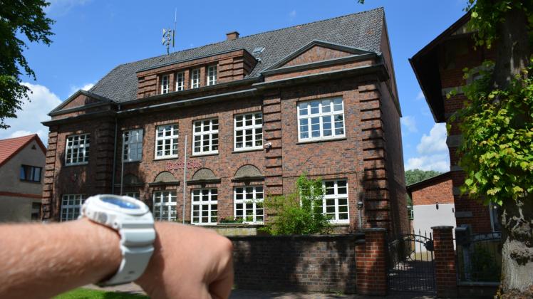 Die Zeit für das Rathaus in Lübtheen scheint abzulaufen.  