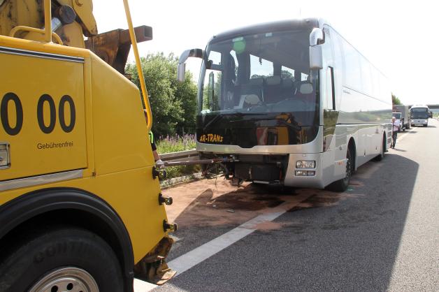 Verkehrsunfall hinter der Recknitztalbrücke, BAB 20 RFB
Lübeck Schreck am Morgen für 30 Businsassen