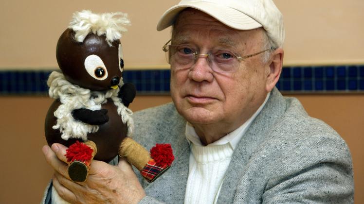 Der Puppenspieler Heinz Schröder sprach und führte „Pittiplatsch“ bis zu seinem Tod 2009.     